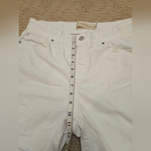 Soft Surroundings The Ultimate Denim Pull On Shorts White Slimming Size Medium - Picture 8 of 13